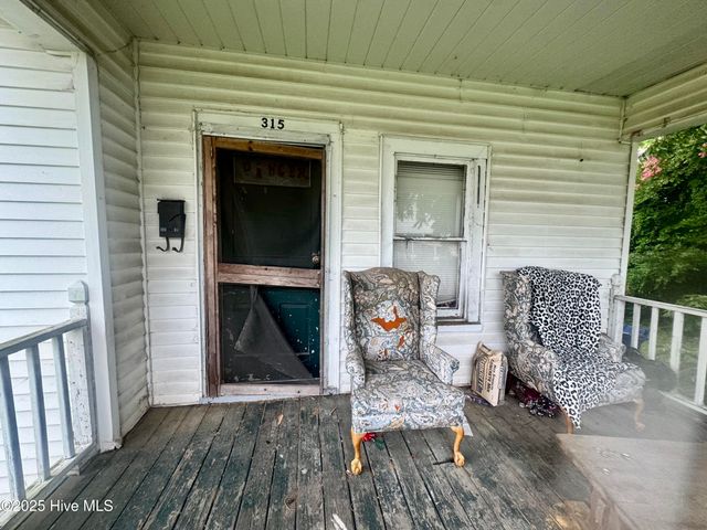 315 E Grainger Avenue, Kinston, NC 28501