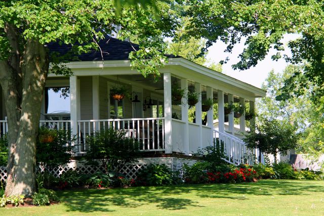 60 Holiday Point Road, North Hero, VT 05474