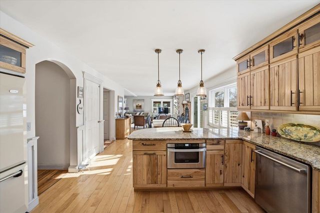 60 Holiday Point Road, North Hero, VT 05474