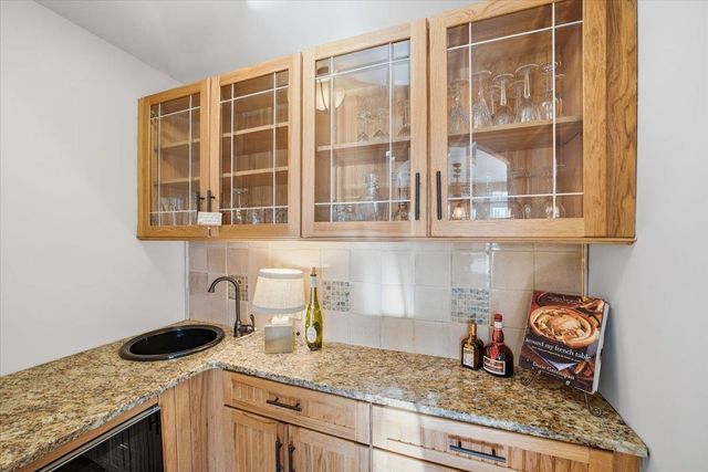 60 Holiday Point Road, North Hero, VT 05474