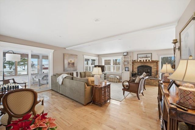 60 Holiday Point Road, North Hero, VT 05474