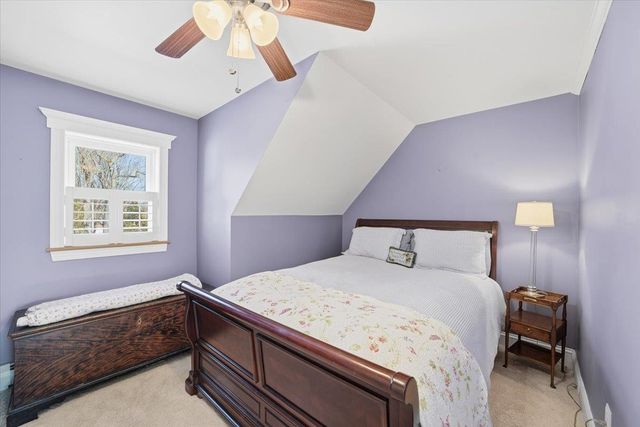 60 Holiday Point Road, North Hero, VT 05474