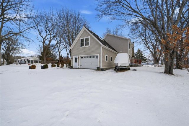 60 Holiday Point Road, North Hero, VT 05474