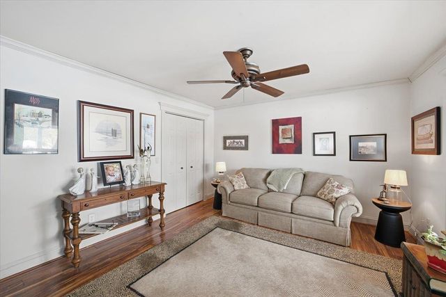 60 Holiday Point Road, North Hero, VT 05474