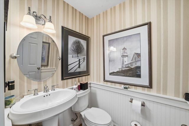 60 Holiday Point Road, North Hero, VT 05474