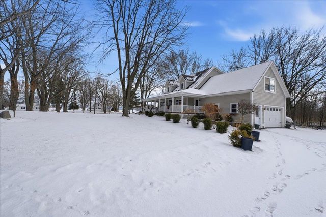 60 Holiday Point Road, North Hero, VT 05474