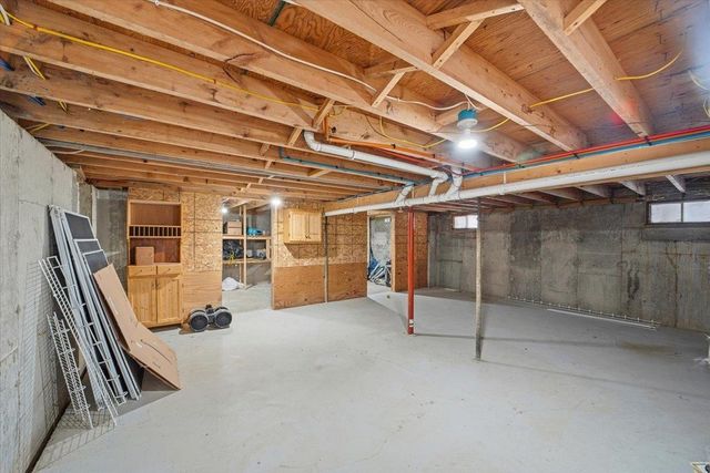 60 Holiday Point Road, North Hero, VT 05474