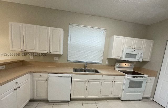 11867 SW 7th St, Pembroke Pines, FL 33025