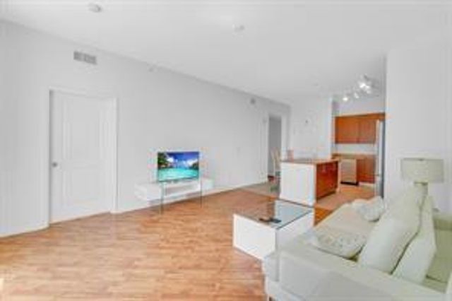 1945 S Ocean Drive 502, Hallandale Beach, FL 33009