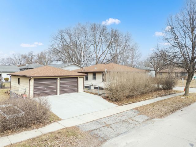 4005 16th Avenue NW, Rochester, MN 55901