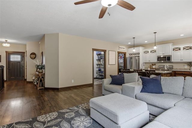 5226 Waylon Street, Eau Claire, WI 54703