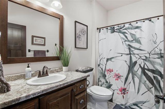 5226 Waylon Street, Eau Claire, WI 54703