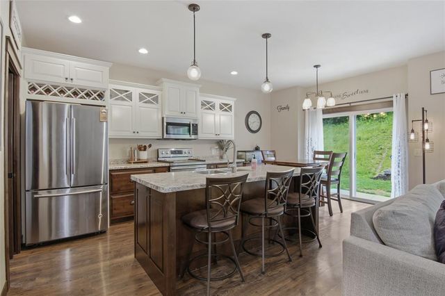 5226 Waylon Street, Eau Claire, WI 54703