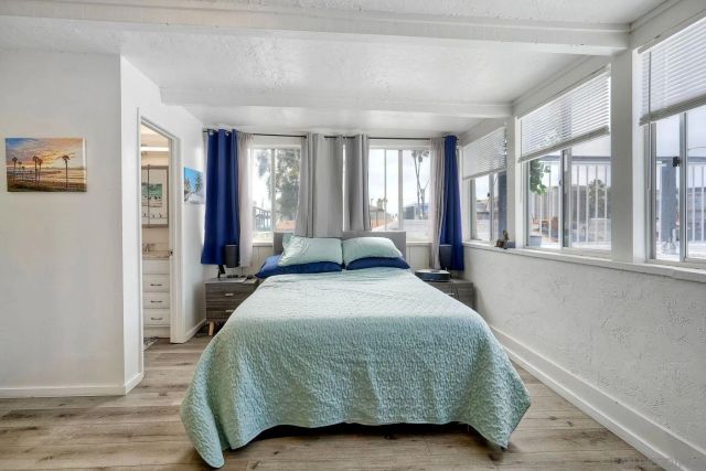 809-11 Santa Clara Place, San Diego, CA 92109