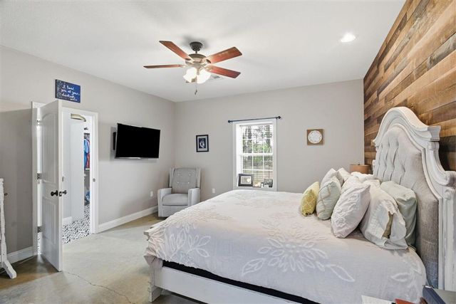 4131 Hickory Branch, Moss Bluff, LA 70611