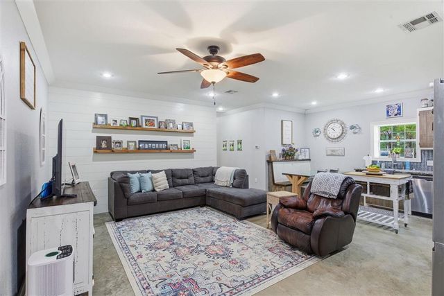 4131 Hickory Branch, Moss Bluff, LA 70611