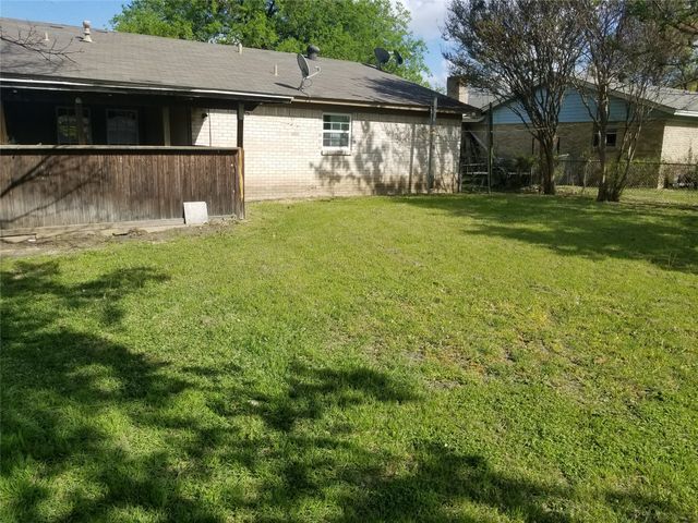 2801 Mill Pond Road, Garland, TX 75044