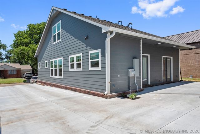 1123 S Delaware Place, Tulsa, OK 74104