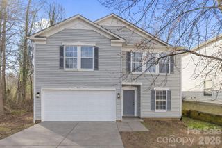 8618 Herons Pond Court, Charlotte, NC 28215