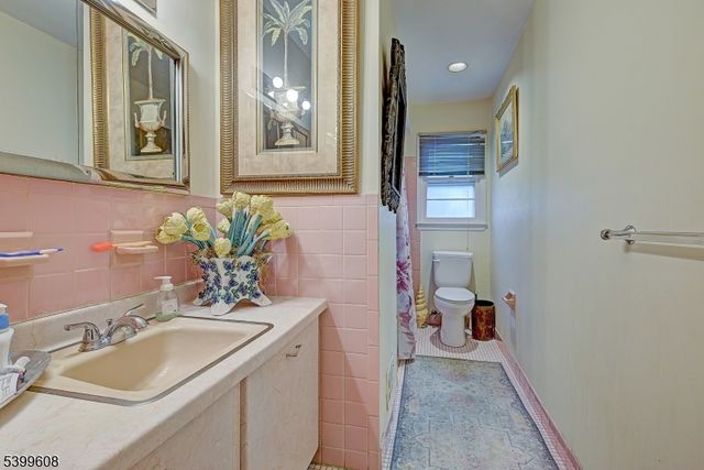 22 Cheshire Ter, West Orange Twp., NJ 07052