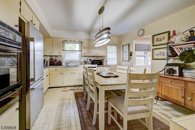 22 Cheshire Ter, West Orange Twp., NJ 07052