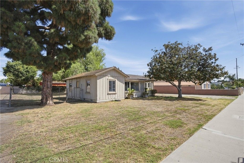 2425 W Occidental Street, Santa Ana, CA 92704 — photo 4