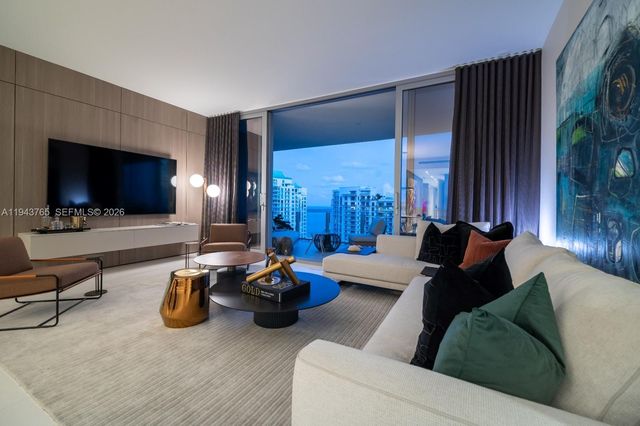 300 Biscayne Blvd Way 3403, Miami, FL 33131