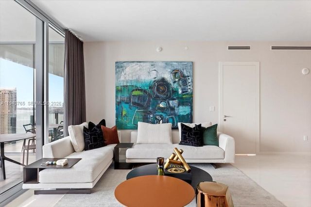 300 Biscayne Blvd Way 3403, Miami, FL 33131