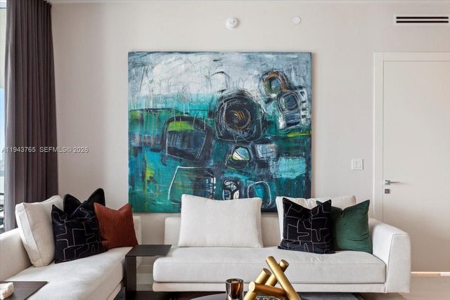 300 Biscayne Blvd Way 3403, Miami, FL 33131