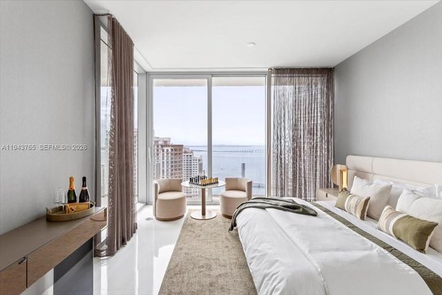 300 Biscayne Blvd Way 3403, Miami, FL 33131