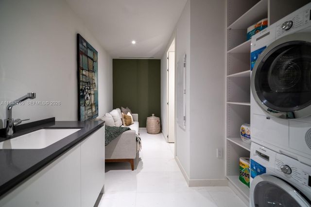 300 Biscayne Blvd Way 3403, Miami, FL 33131