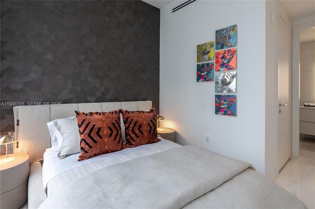 300 Biscayne Blvd Way 3403, Miami, FL 33131