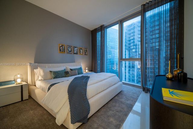 300 Biscayne Blvd Way 3403, Miami, FL 33131