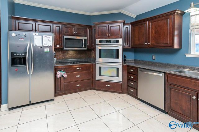 12 Blackwood Drive, Hartselle, AL 35640