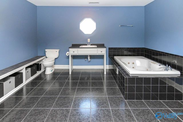 12 Blackwood Drive, Hartselle, AL 35640