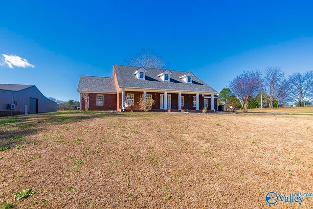 12 Blackwood Drive, Hartselle, AL 35640