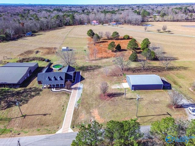12 Blackwood Drive, Hartselle, AL 35640