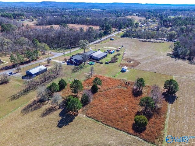 12 Blackwood Drive, Hartselle, AL 35640