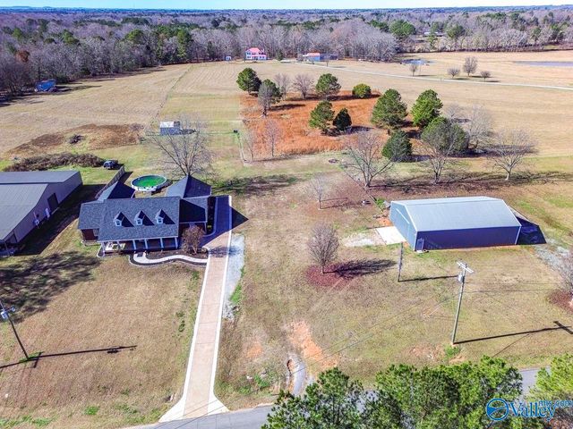 12 Blackwood Drive, Hartselle, AL 35640