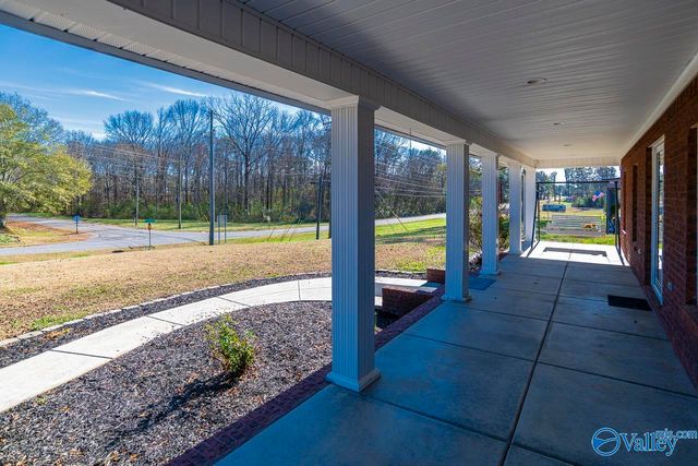 12 Blackwood Drive, Hartselle, AL 35640