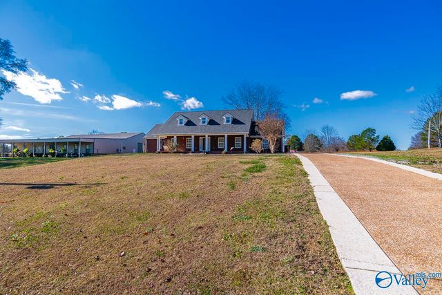 12 Blackwood Drive, Hartselle, AL 35640