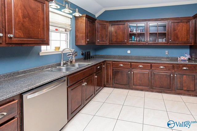 12 Blackwood Drive, Hartselle, AL 35640