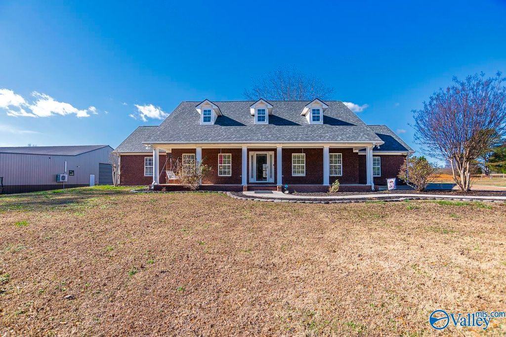 12 Blackwood Drive, Hartselle, AL 35640