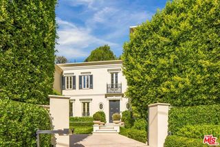 2401 Bowmont Drive, Beverly Hills, CA 90210