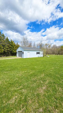 6876 Nollar Road, Whitmore Lake, MI 48189