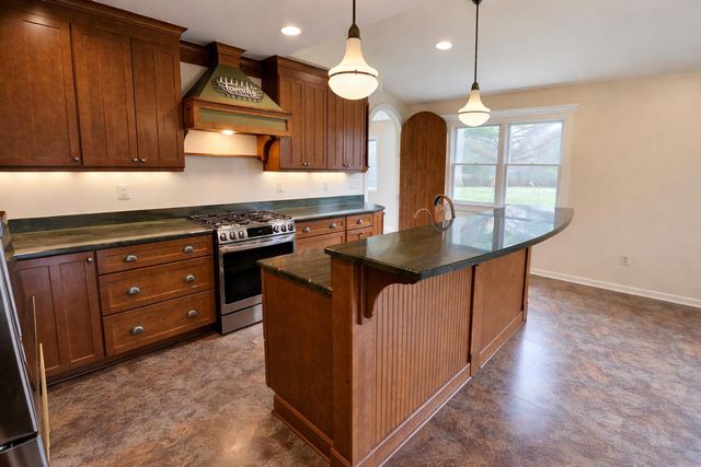 6876 Nollar Road, Whitmore Lake, MI 48189