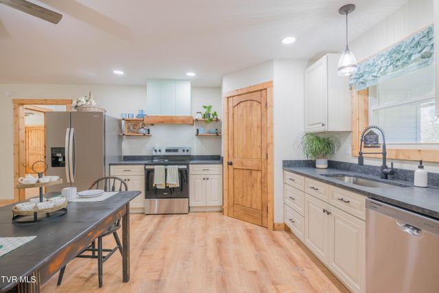 350 Possum Creek Road, Greeneville, TN 37743