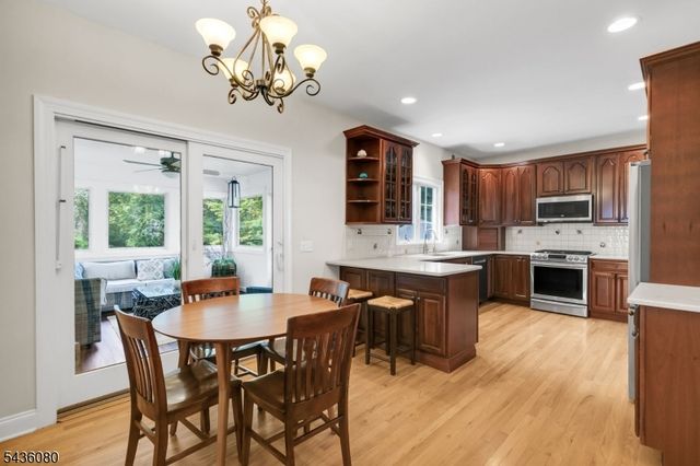 34 Deer Run, Long Hill Twp., NJ 07946