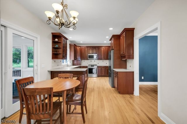 34 Deer Run, Long Hill Twp., NJ 07946