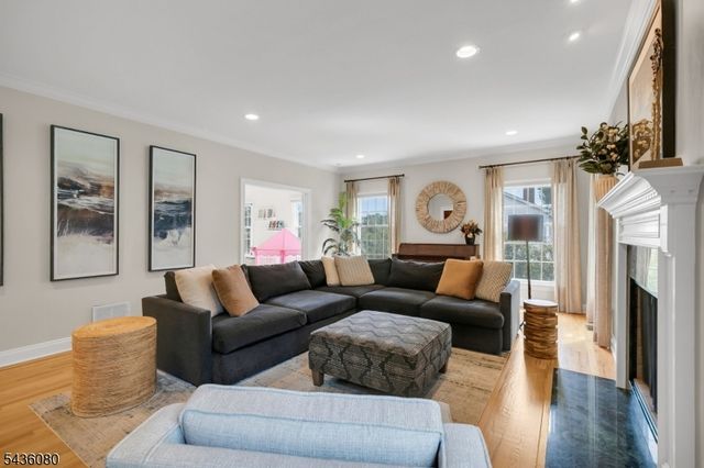 34 Deer Run, Long Hill Twp., NJ 07946